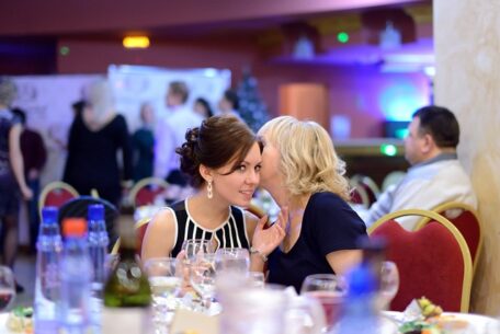 Hvordan musik og underholdning kan løfte din firmafest